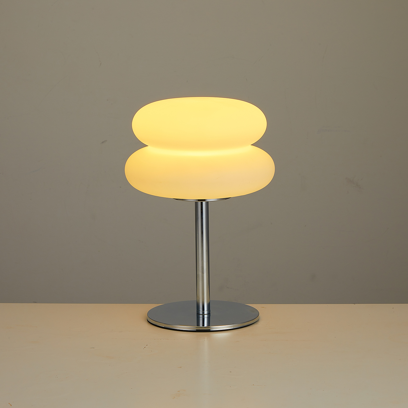 Bauhaus  table lamp plastic la - огляд і ціна Mushroom Table Lamp