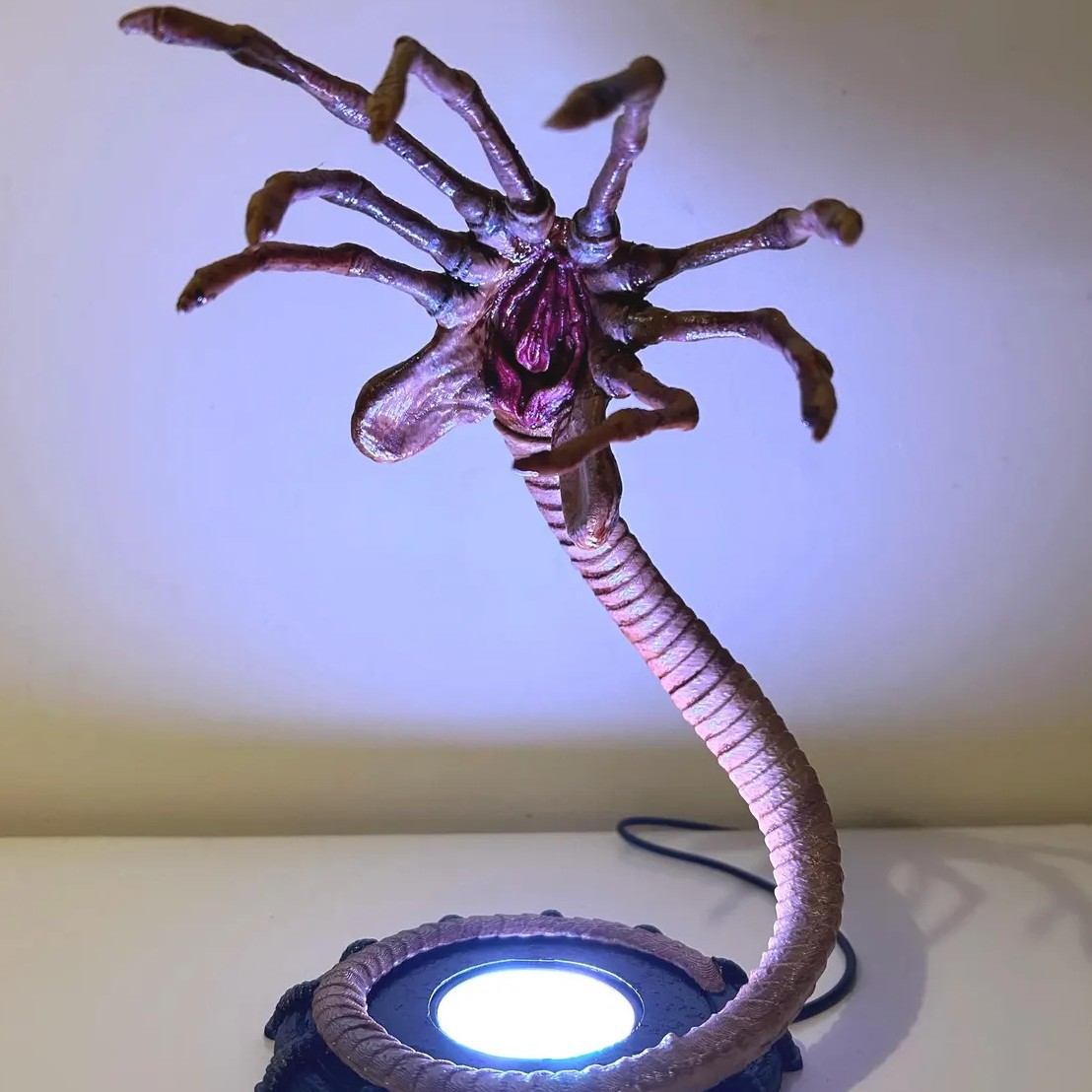 Alien Facehugger Lamp Nightlig - огляд і ціна Decor Lighting Lamps