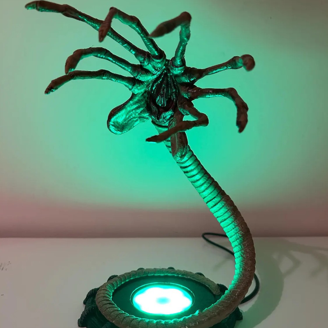 Alien Facehugger Lamp Nightlig - огляд і ціна Decor Lighting Lamps