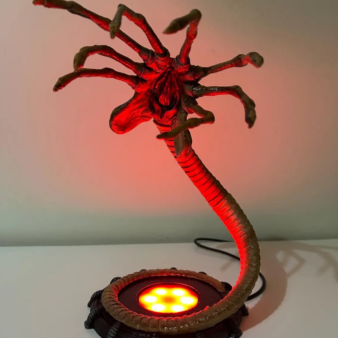 Alien Facehugger Lamp Nightlig - огляд і ціна Decor Lighting Lamps